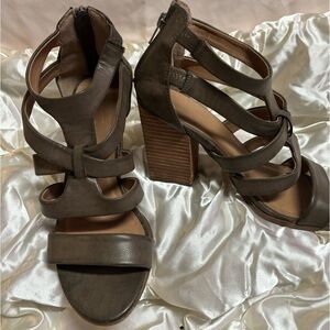 Melrose and Market Strappy Mocha Heel Sandals Size 6.5